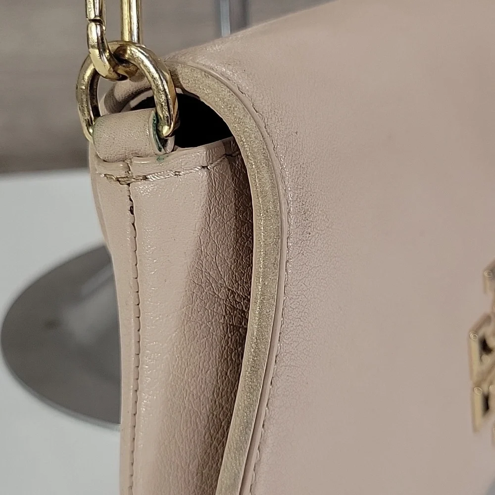 Tory Burch Pale Pink Small Leather Crossbody Shoulder Bag with Gold Hardware - Picture 4 of 12